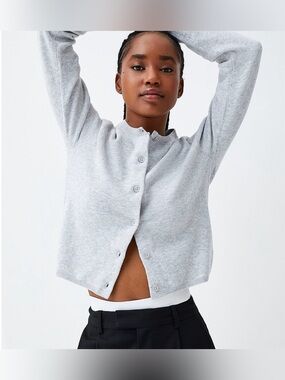 Simons Light Gray Cropped Button-Front Cardigan